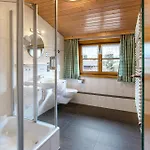 Alpglueck Apartamento *